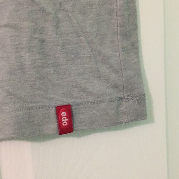 Tops - Picture 3 of 3